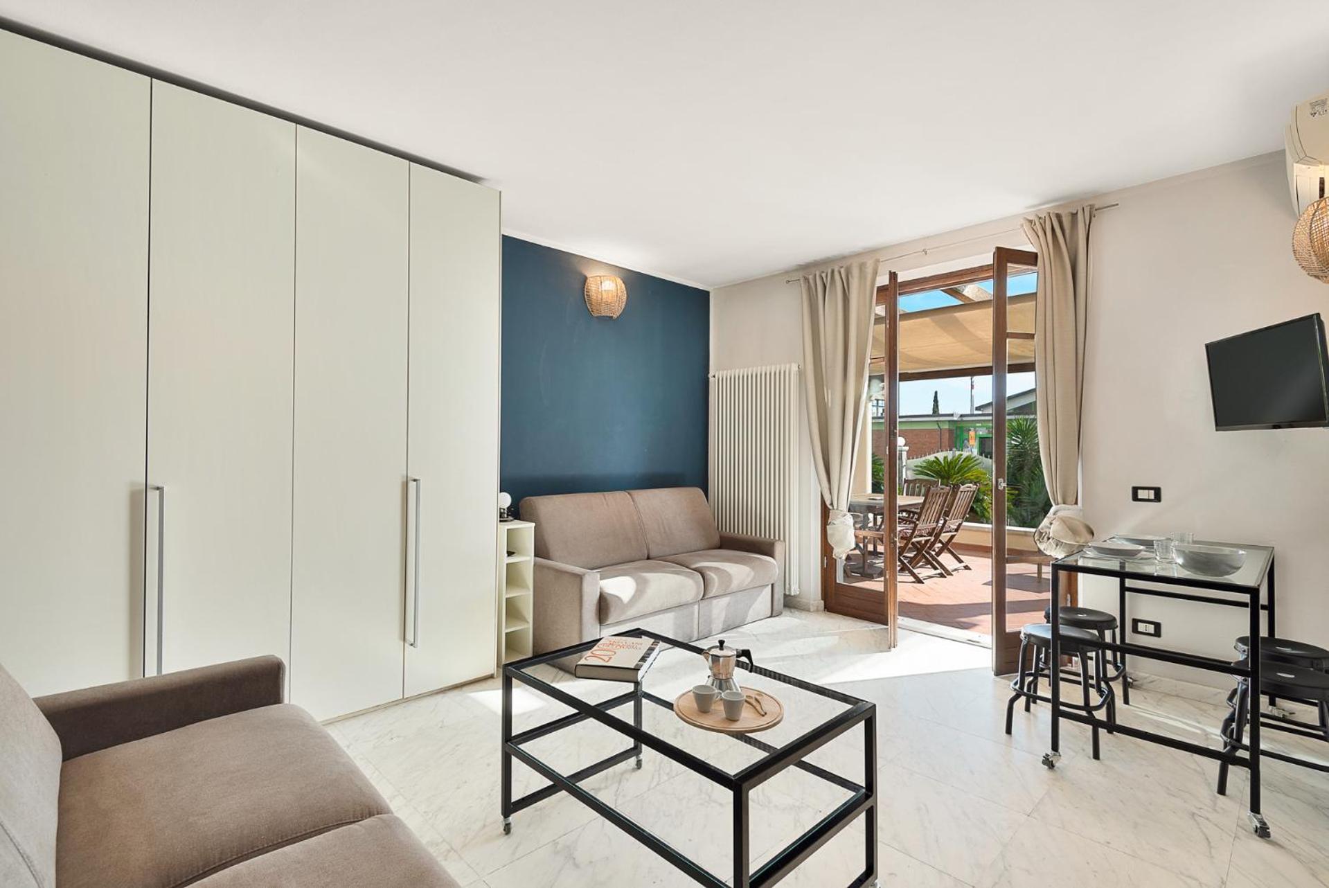 Splendido Monolocale Con Spazioso Giardino E Veranda A 500 Mt Dal Mare Marina di Carrara Kültér fotó